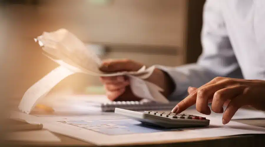 Legal and tax advice in Spain. If you need a cualified tax advisor in Spain, call us. We will calculate your taxes and declare it to Hacienda in Spain. Get legal advice about taxes in Malaga Spain right now.