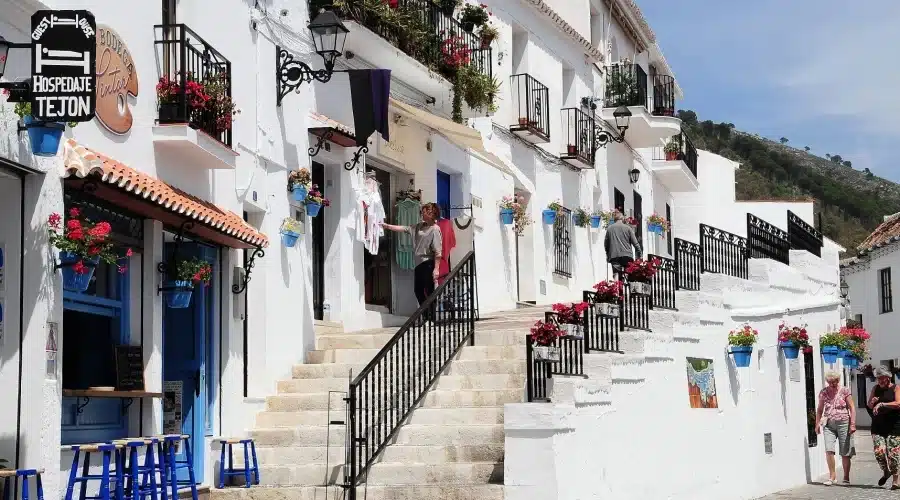 Unlock the allure of property ownership in the scenic town of Mijas, Malaga, with our expert guide on buying real estate in Spain. Explore the enchanting opportunities and the picturesque charm that Mijas offers within the dynamic Malaga property market. Whether you're a seasoned investor or a first-time buyer, our insightful advice will navigate you through the intricacies of buying property in Spain. Immerse yourself in the idyllic landscapes of Mijas, where traditional Andalusian beauty meets modern comfort. Make well-informed decisions to secure your ideal property and embrace the laid-back Mediterranean lifestyle in this sought-after destination on the Costa del Sol.