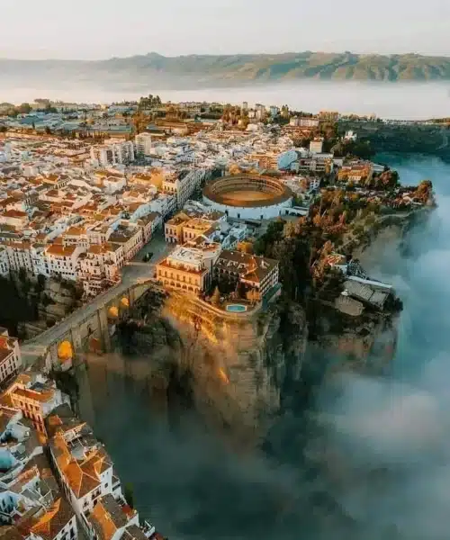 prijs-vierkante-ronda-1 City of Ronda. Ronda is a Spanish municipality and city belonging to Andalusia, located in the northwest of the province of Malaga.