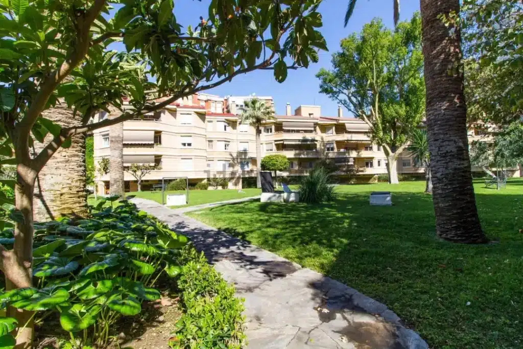 Area to live with kids, el limonar Malaga