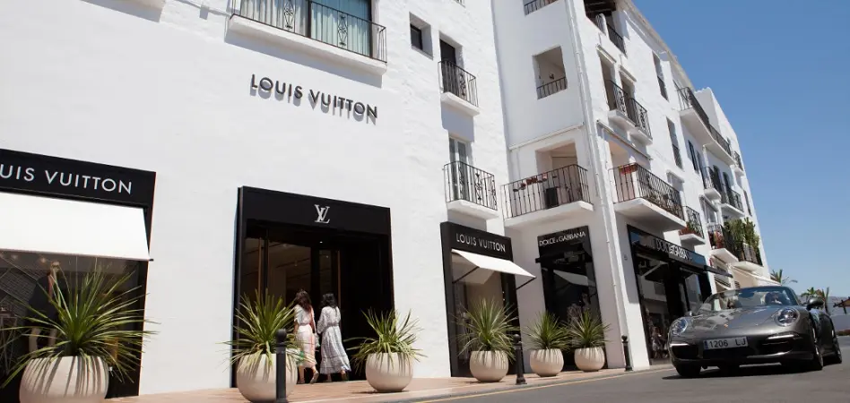 luxury life puerto banus