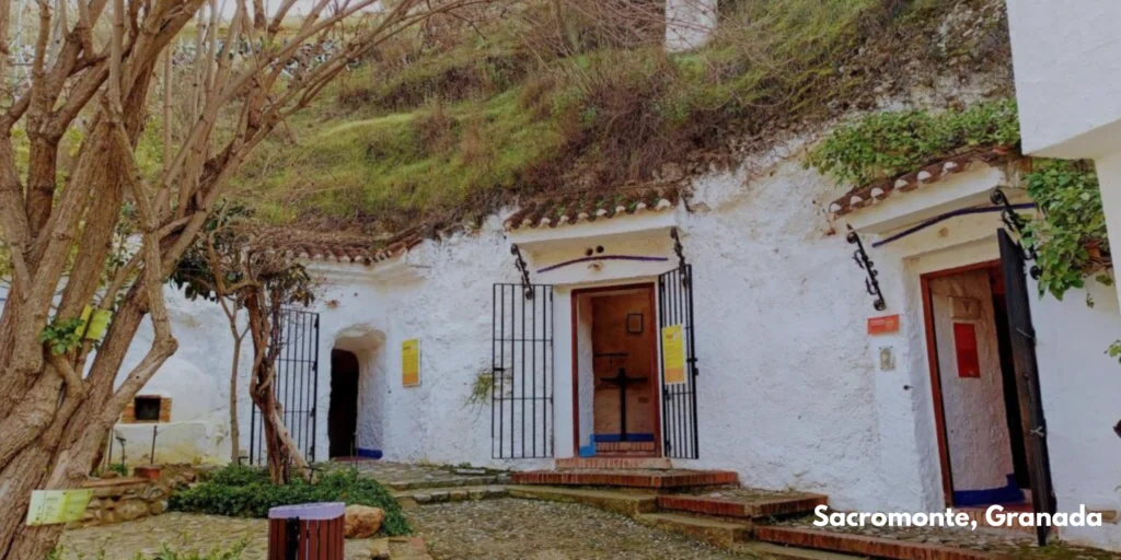 sacromonte granada where to live